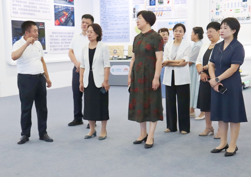 濰坊市婦聯(lián)黨組書(shū)記、主席王麗君一行到博陽(yáng)機(jī)械參觀調(diào)研